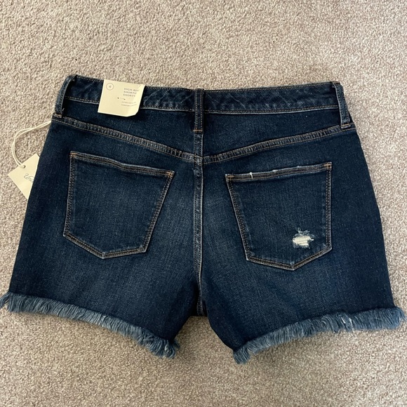 Shorts - Picture 2 of 4